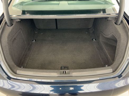 Used 2010 Audi A4 2.0T Premium image 29