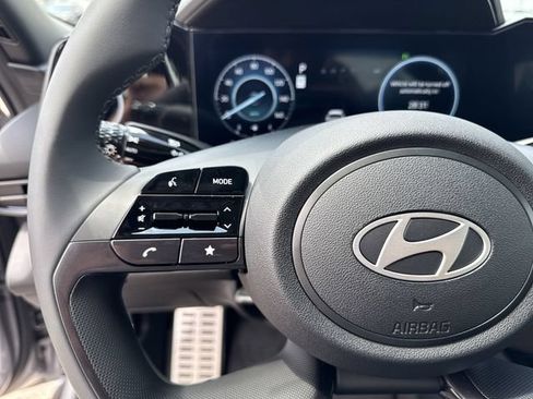New 2025 Hyundai Elantra SEL FWD image 15
