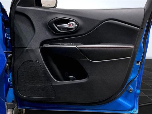 Used 2021 Jeep Cherokee Trailhawk w/ Comfort/Convenience Group image 24