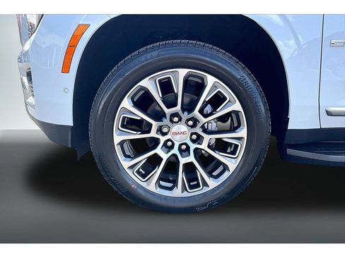 New 2026 GMC Yukon XL Denali AWD/4WD image 11
