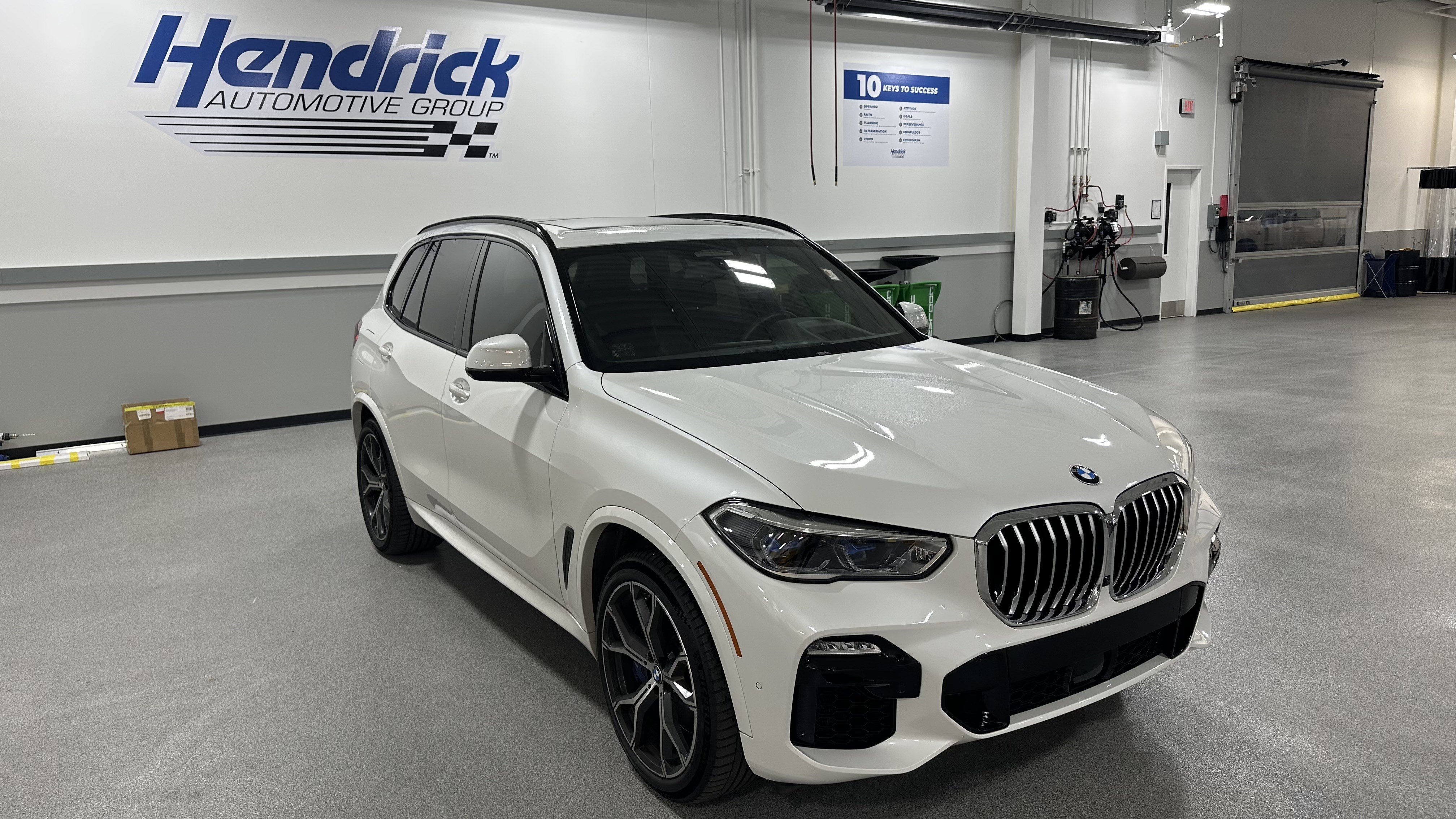 Used 2020 BMW X5 xDrive40i w/ M Sport Package AWD/4WD image 2