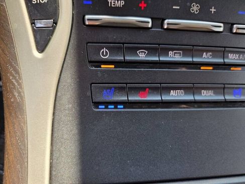 Used 2017 Lincoln MKX Reserve w/ Driver Assistance Package FWD image 25