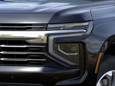 New 2026 Chevrolet Suburban LT AWD/4WD image 10