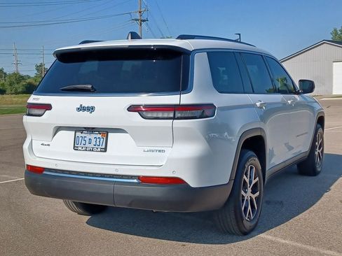 Used 2023 Jeep Grand Cherokee L Limited AWD/4WD image 4