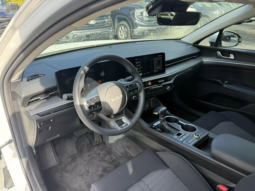 Used 2026 Kia K5 LXS FWD image 3