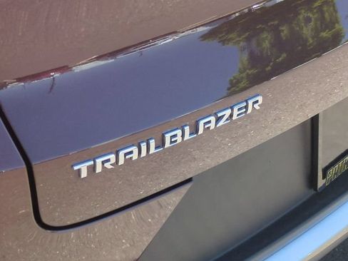 Used 2023 Chevrolet TrailBlazer LT w/ Convenience Package FWD image 34