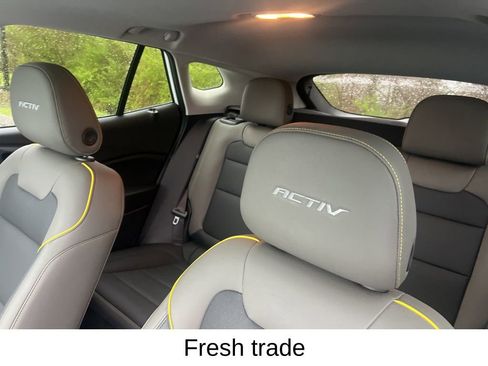 Used 2024 Chevrolet Trax ACTIV w/ Sunroof Package image 8