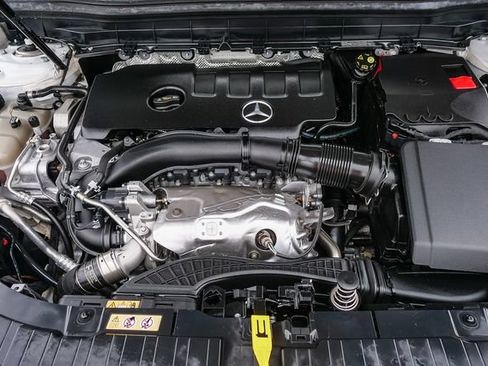 Used 2022 Mercedes-Benz GLB 250 4MATIC image 28