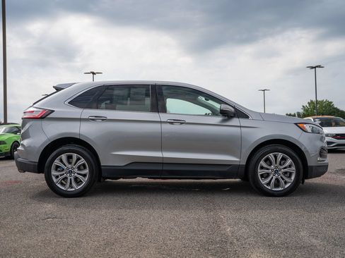 Used 2022 Ford Edge Titanium AWD/4WD image 8