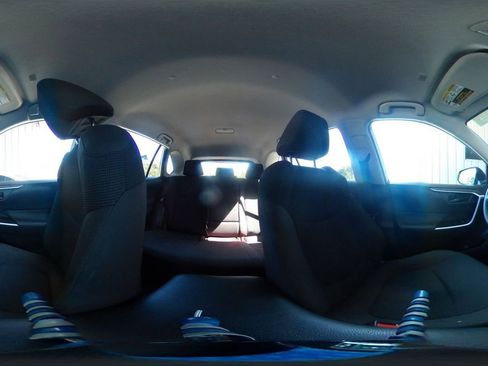 Used 2025 Toyota RAV4 LE image 96