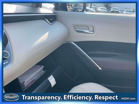 Certified 2023 Toyota Corolla Cross XLE image 34