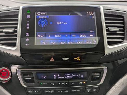 Used 2016 Honda Pilot Touring image 27