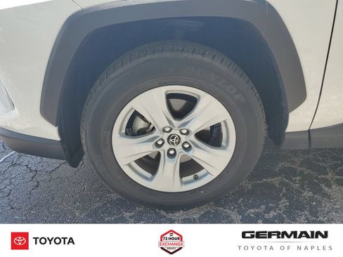 Used 2019 Toyota RAV4 XLE w/ Convenience Package FWD image 13