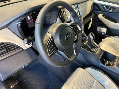 Used 2025 Subaru Outback Premium AWD/4WD image 11