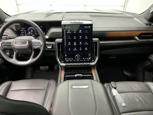 Certified 2025 GMC Yukon XL Denali w/ Sun & Power Step Package image 4