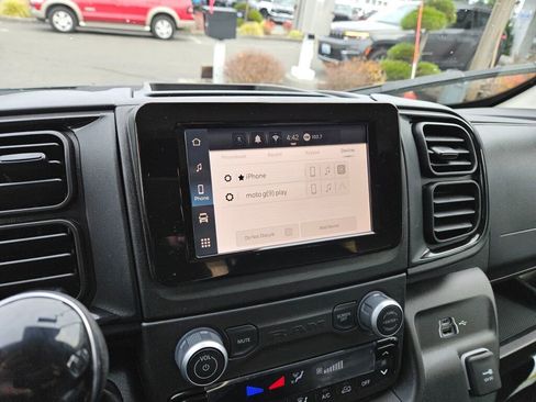 Used 2025 RAM ProMaster 2500 w/ Convenience Group image 22