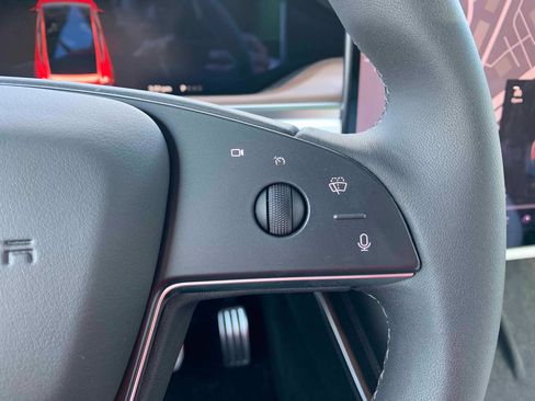 Used 2024 Tesla Model X image 19