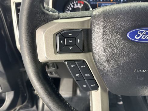 Used 2019 Ford F150 Lariat image 13