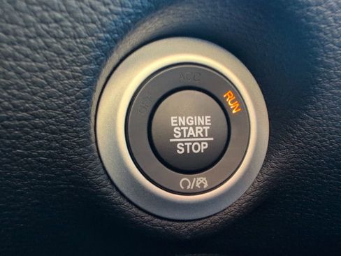 New 2026 Chrysler Pacifica Select image 32