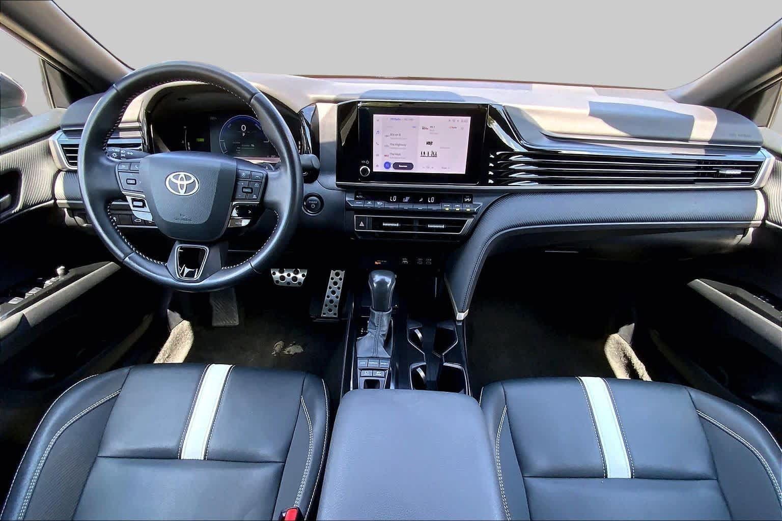 Used 2025 Toyota Camry SE FWD image 15