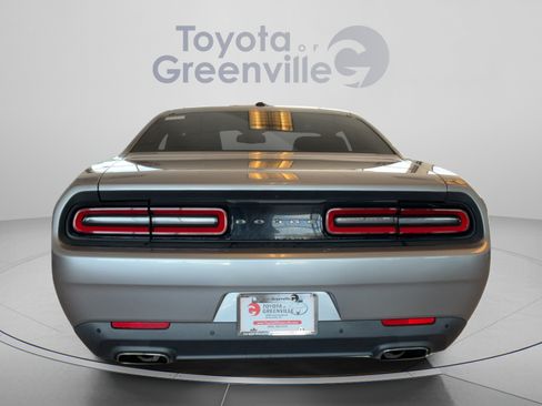 Used 2015 Dodge Challenger SXT w/ Driver Convenience Group RWD image 5