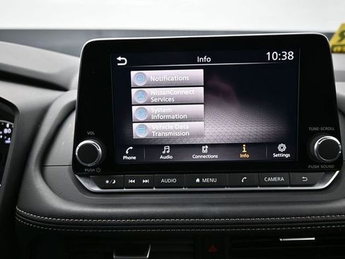 Used 2025 Nissan Rogue SV image 25