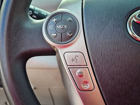 Used 2016 Toyota Prius V Two image 17