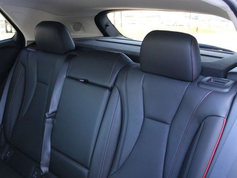 Used 2023 Buick Envision Essence w/ Sport Touring Package image 17