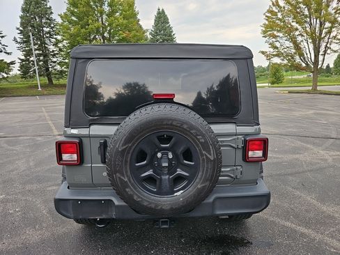 Used 2018 Jeep Wrangler Unlimited Sport AWD/4WD image 5