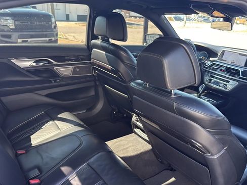 Used 2016 BMW 750i image 18