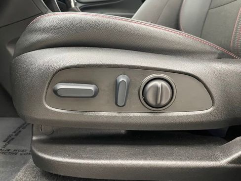 Used 2023 Chevrolet Equinox RS image 11