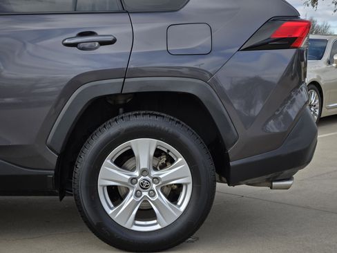 Used 2020 Toyota RAV4 XLE image 13