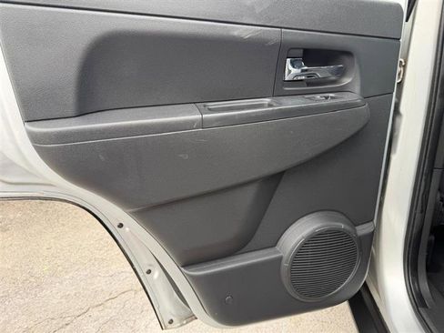 Used 2012 Jeep Liberty Sport image 19