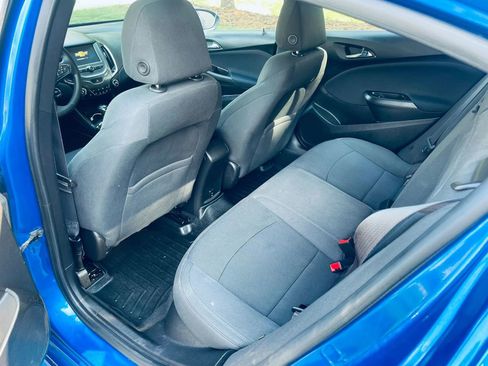Used 2017 Chevrolet Cruze LT w/ Convenience Package image 25