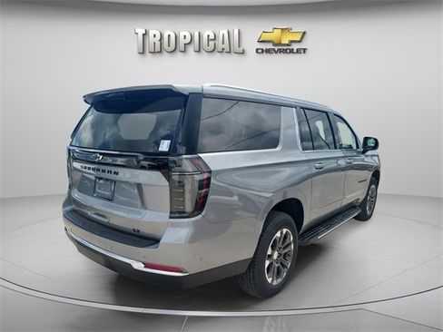 New 2025 Chevrolet Suburban LT w/ Comfort Package image 4