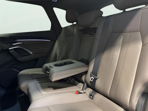 Certified 2025 Audi Q5 2.0T Premium w/ Convenience Package image 21