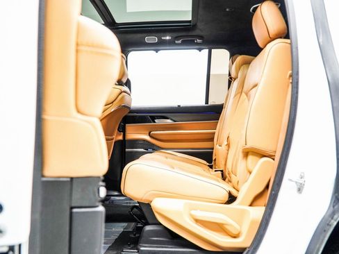 Used 2023 Jeep Grand Wagoneer Series III w/ Quick Order Packagew 28T image 41