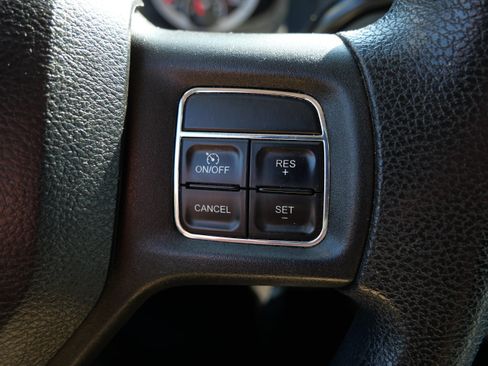Used 2014 RAM 1500 Express AWD/4WD image 26