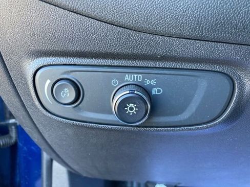 Used 2023 Chevrolet Equinox LS w/ LS Convenience Package image 18