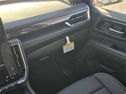 New 2026 GMC Yukon Elevation image 16