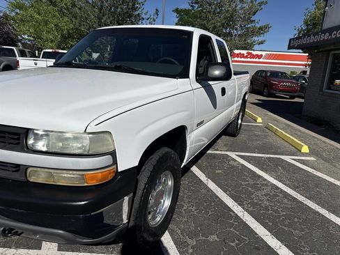 Used 2000 Chevrolet Silverado 1500 4x4 Extended Cab image 13