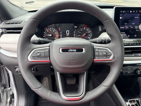 Used 2026 Jeep Compass Limited AWD/4WD image 16