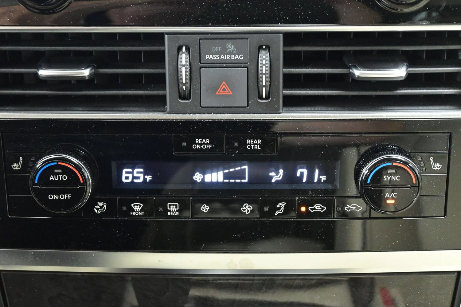 Used 2023 INFINITI QX80 Luxe w/ All-Season Package AWD/4WD image 20