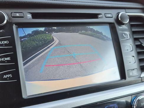 Used 2016 Toyota Highlander XLE AWD/4WD image 31