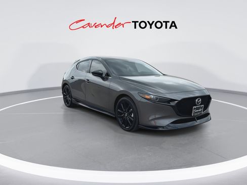 Used 2025 MAZDA MAZDA3 Hatchback w/ Appearance Package AWD/4WD image 2