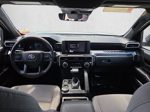 Certified 2025 Toyota Tacoma SR5 AWD/4WD image 16