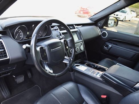 Used 2019 Land Rover Discovery SE AWD/4WD image 11