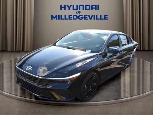 Used 2026 Hyundai Elantra Sport image 2