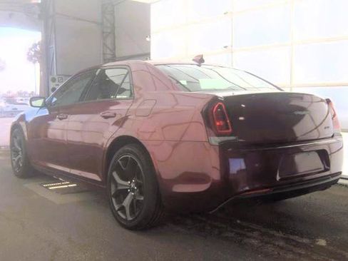 Used 2020 Chrysler 300 Touring w/ Sport Appearance Package RWD image 4