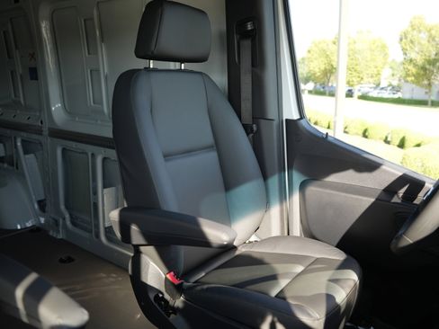New 2025 Mercedes-Benz Sprinter 2500 image 34